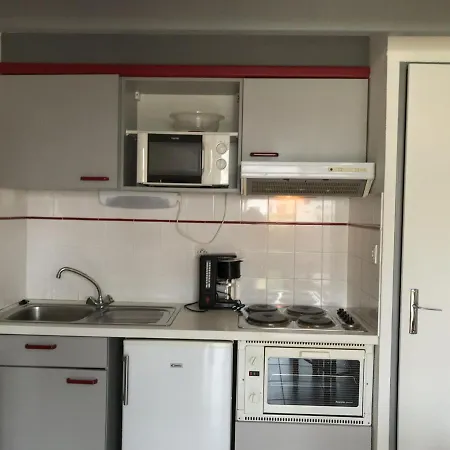 Maison De Pres Et Commerces Avec Jardinet, Parking Prive Et Equipements Complets - Fr-1-22-165 Дом отдыха *