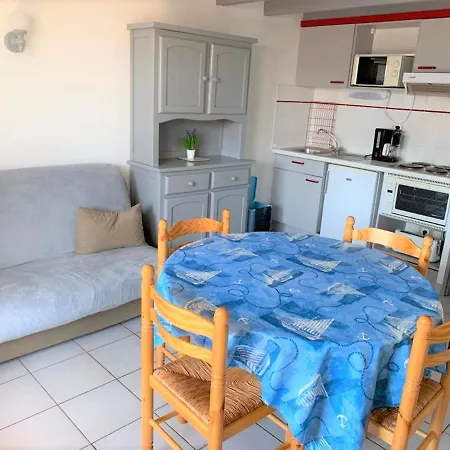 Maison De Près Et Commerces Avec Jardinet, Parking Privé Et équipements Complets - Fr-1-22-165 * La Tranche-sur-Mer