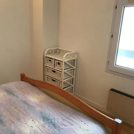 Maison De Près Et Commerces Avec Jardinet, Parking Privé Et équipements Complets - Fr-1-22-165 La Tranche-sur-Mer