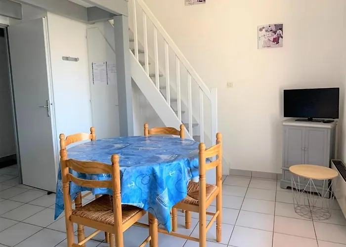 Maison De Près Et Commerces Avec Jardinet, Parking Privé Et équipements Complets - Fr-1-22-165 La Tranche-sur-Mer