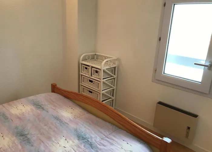 Maison De Près Et Commerces Avec Jardinet, Parking Privé Et équipements Complets - Fr-1-22-165 La Tranche-sur-Mer